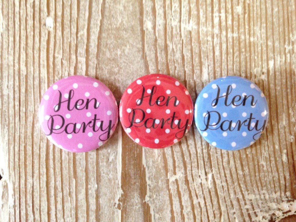 Badge Mini Dot Hen Party - thefancyhen.ie